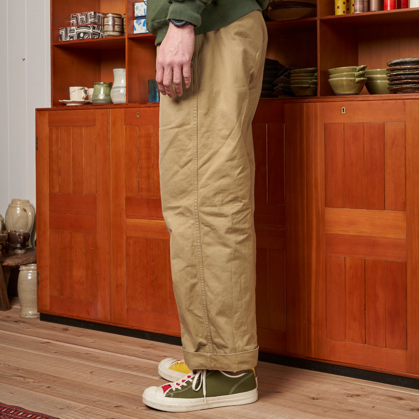 MOGI × NECESSARY or UNNECESSARY / 別注 MOGI 40’s Army Chino Pants / BEIGE