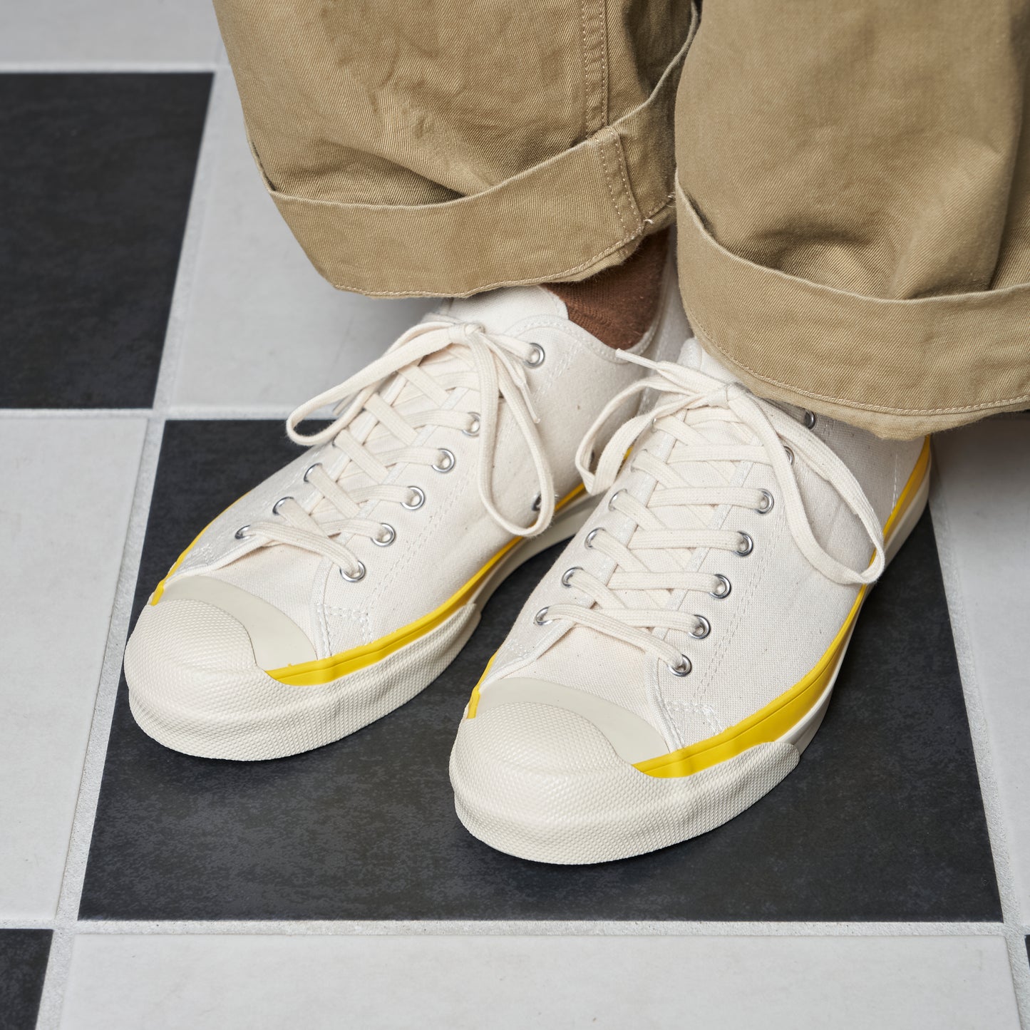 MOGI × moonstar / 別注 WHITEスニーカー(LEMON/ ORANGE)