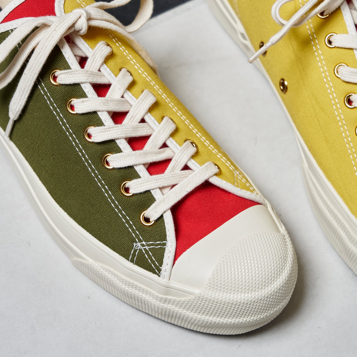 MOGI × moonstar / 別注 RASTA TRICOLOUR スニーカー