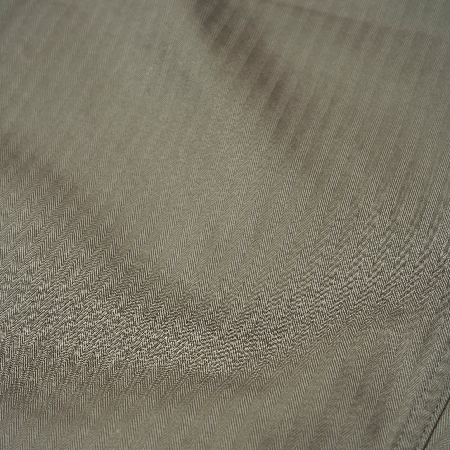 MOGI × NECESSARY or UNNECESSARY / 別注 MOGI 40’s Army Chino Pants / OLIVE Herringbone