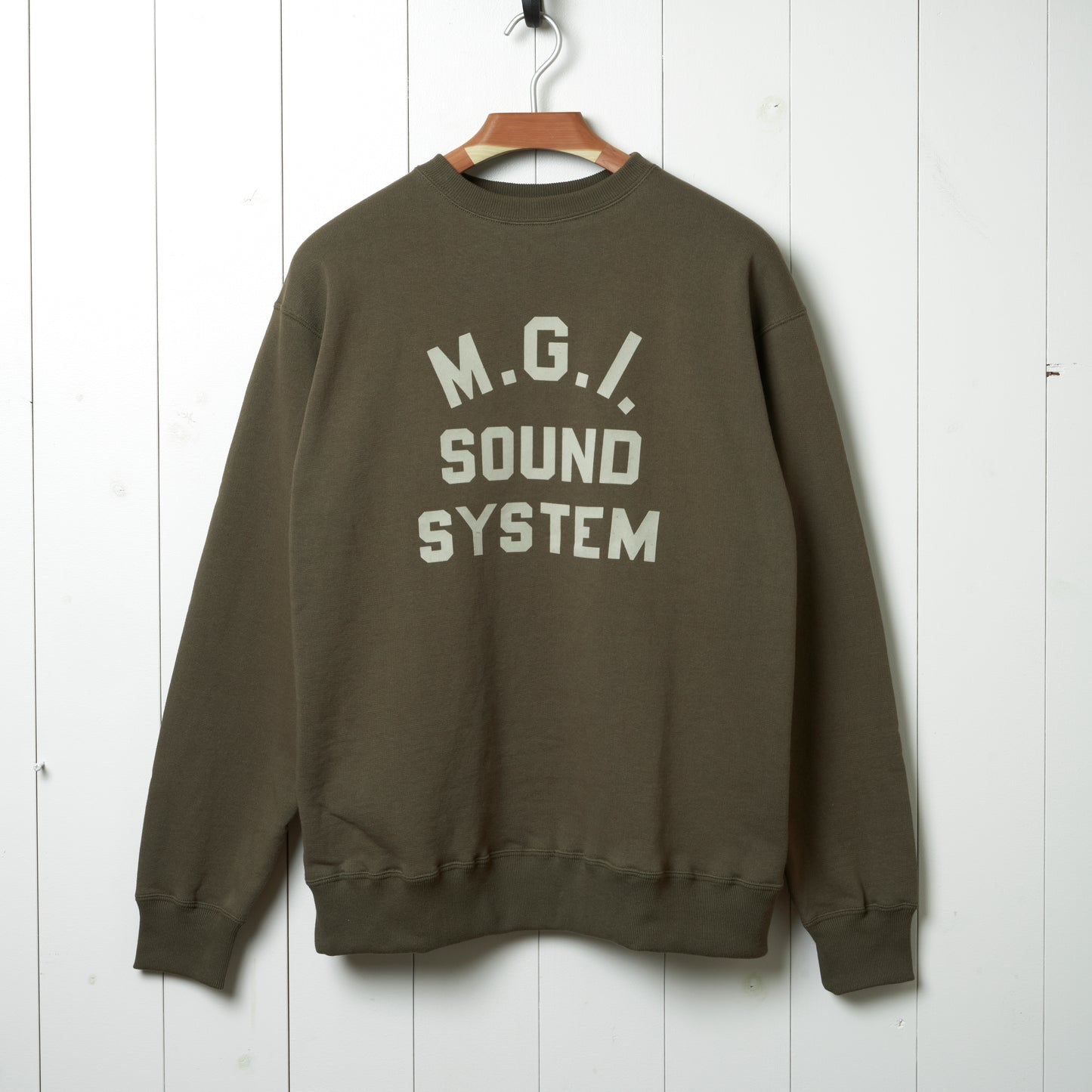 MOGI × sanca / 別注 M.G.I. Sound System スウェットシャツ