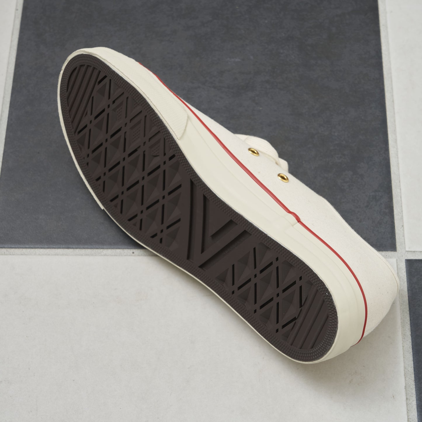 【NEW】MOGI × moonstar / 別注 WHITEスニーカー(RED)