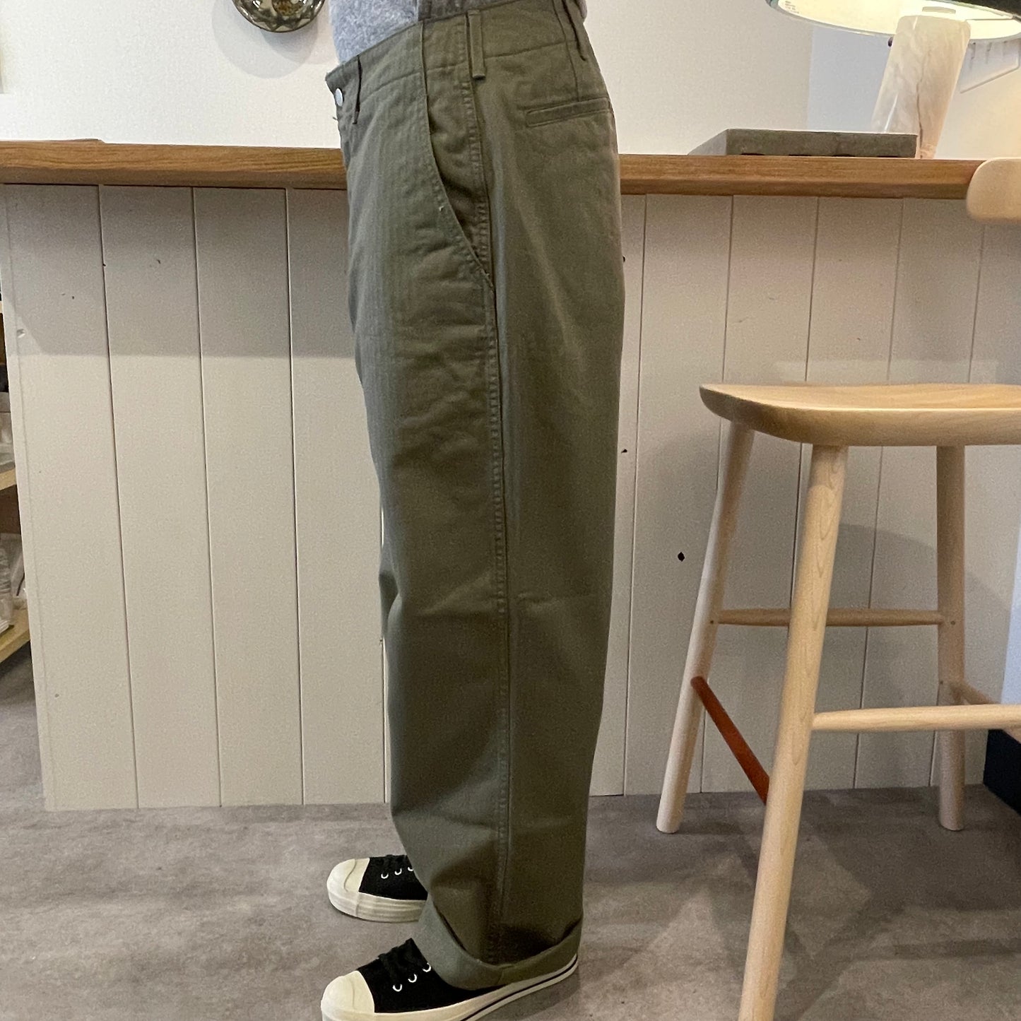 MOGI × NECESSARY or UNNECESSARY / 別注 MOGI 40’s Army Chino Pants / OLIVE Herringbone