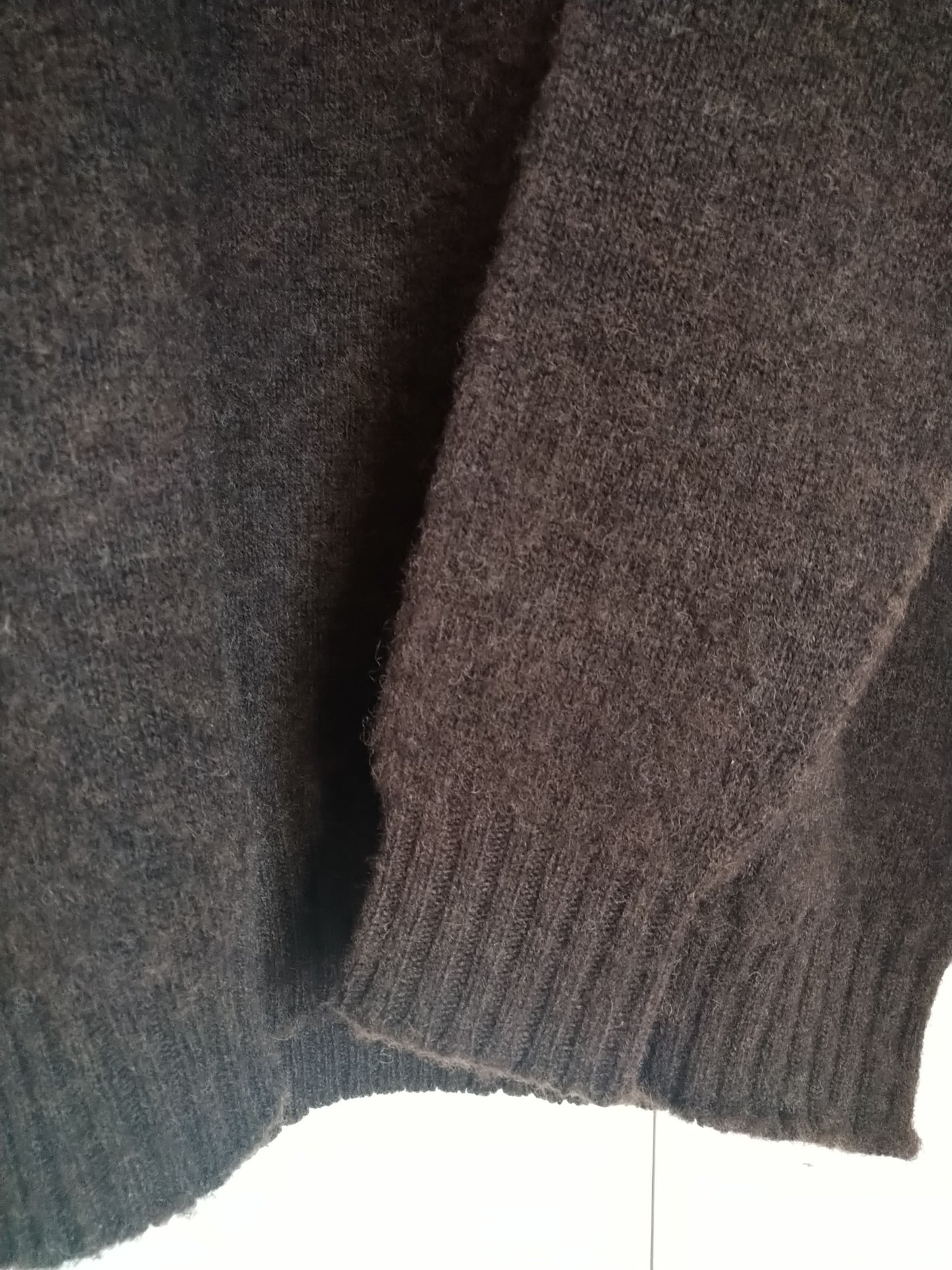 MOGI × JAMIESON'S / BROWN SHAGGY SWEATER