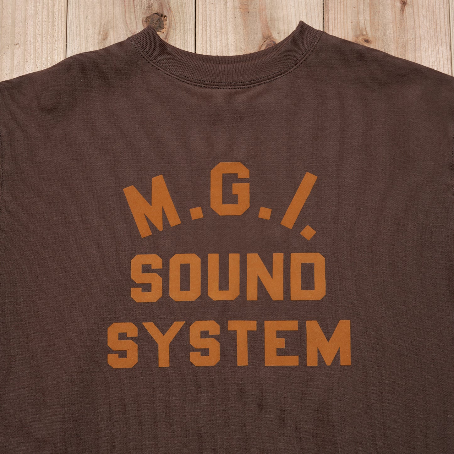 MOGI × sanca / 別注 M.G.I. Sound System スウェットシャツ