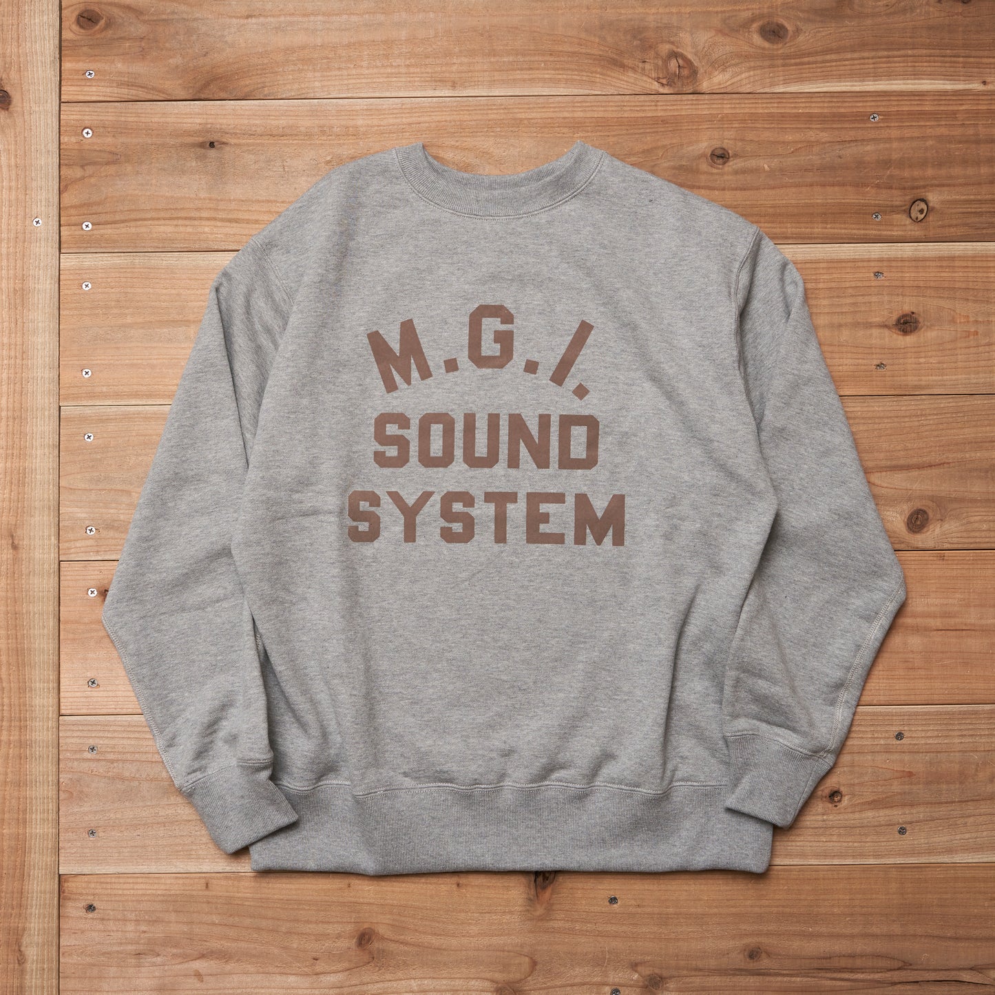 MOGI × sanca / 別注 M.G.I. Sound System スウェットシャツ