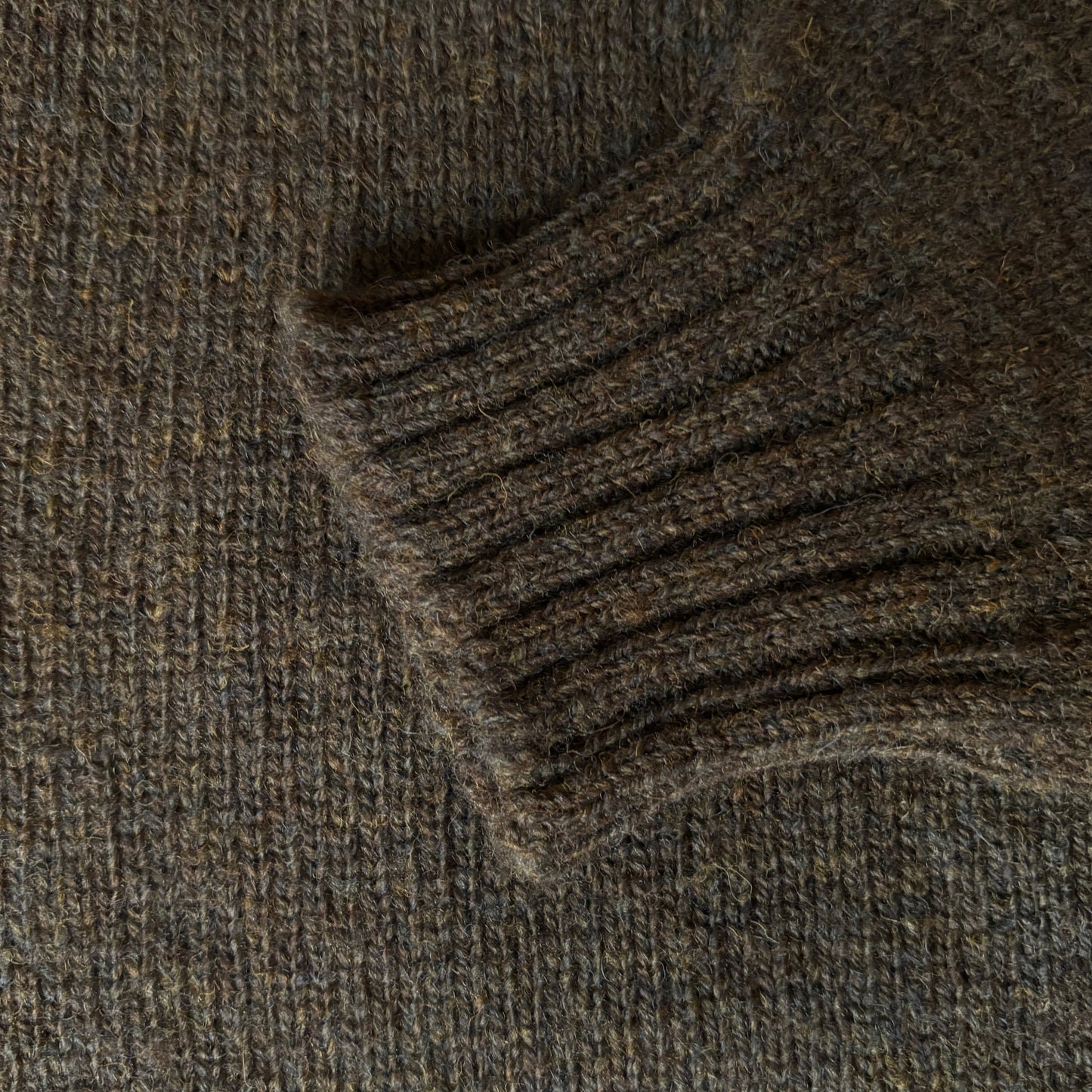 MOGI × JAMIESON'S / MINO CREW SWEATER