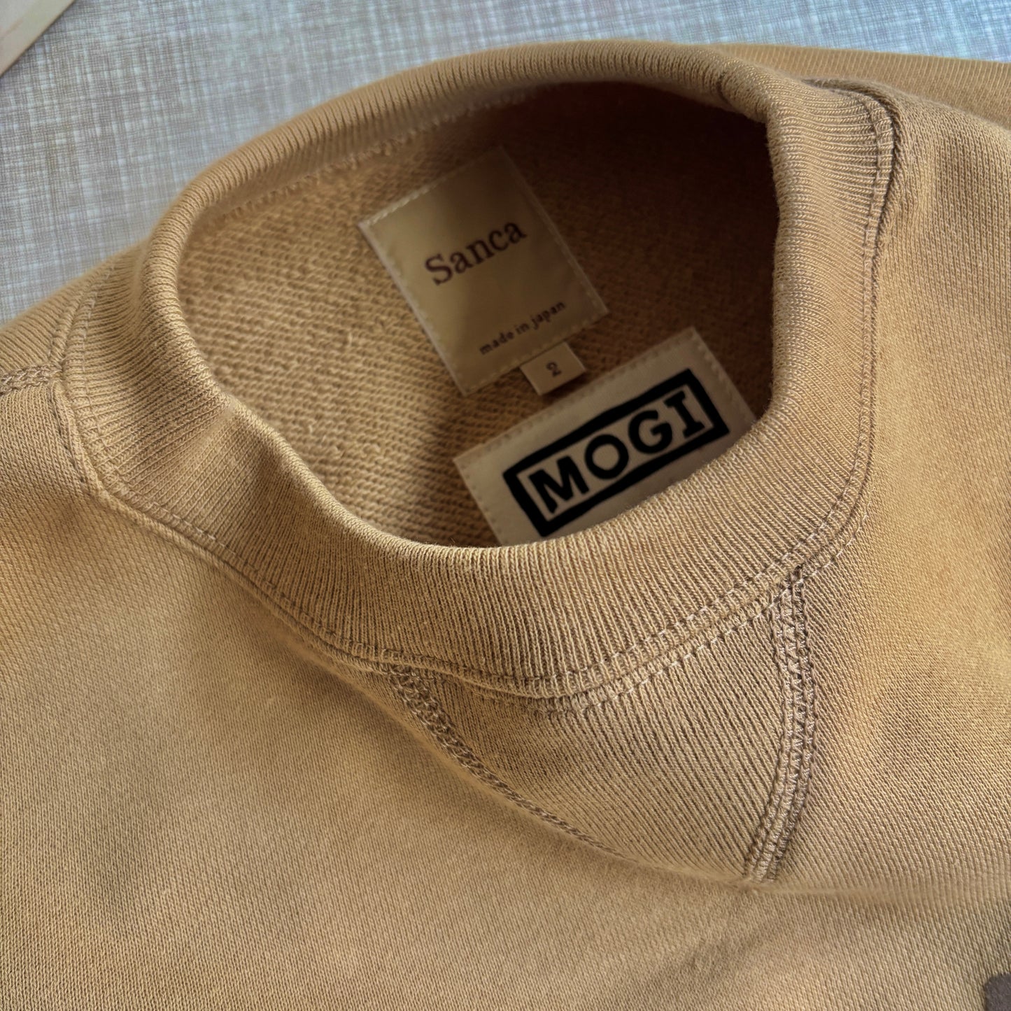 MOGI × sanca / 別注 FOLKART スウェットシャツ