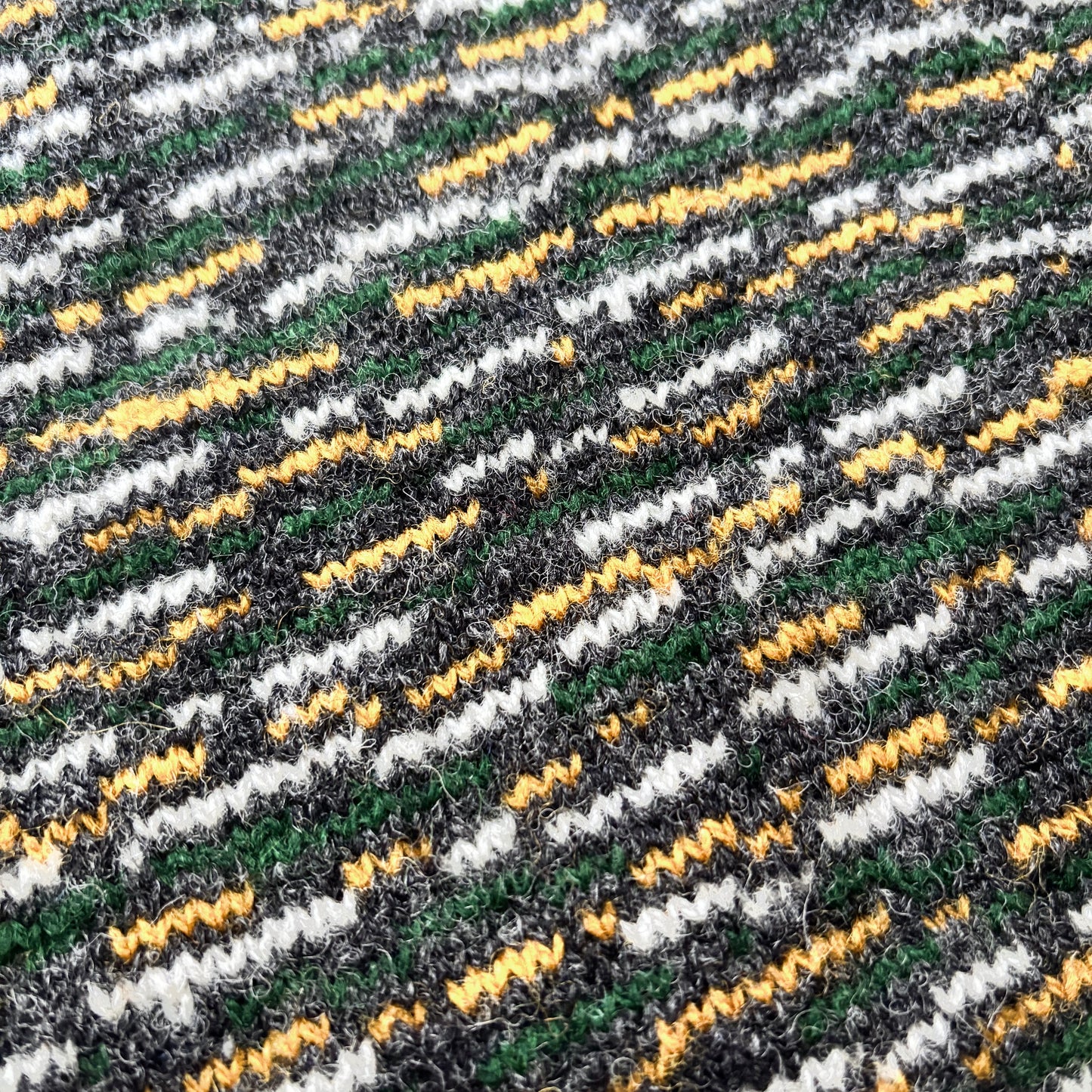 MOGI × JAMIESON'S / MOGI U-NECK VEST MIXED YARN