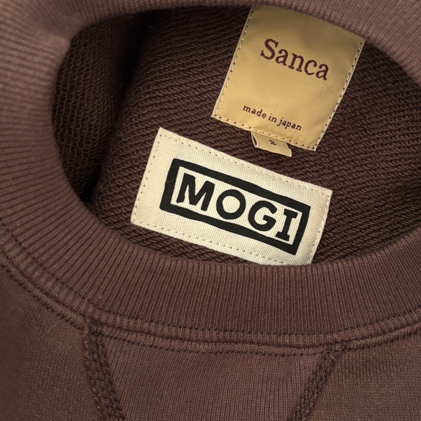 【NEW COLOR!】MOGI × sanca / 別注 FOLKART スウェットシャツ