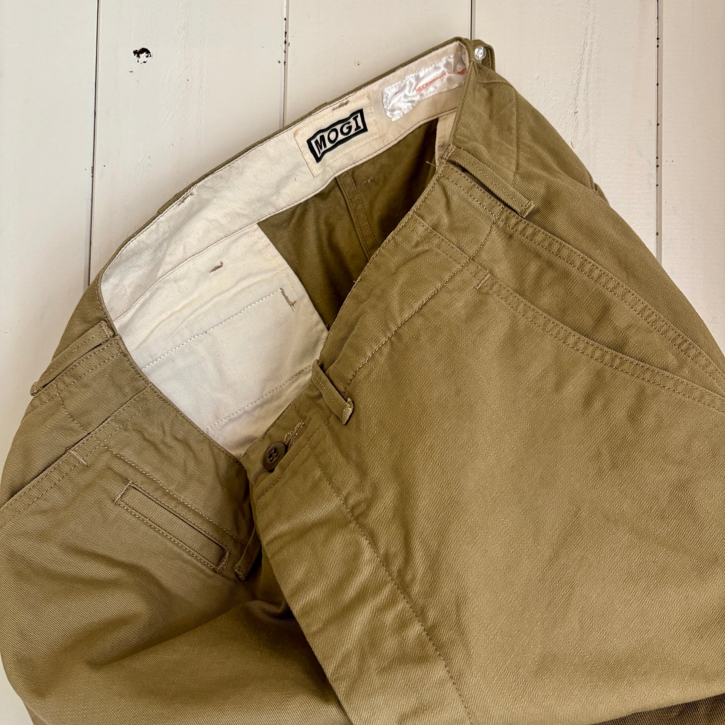 MOGI × NECESSARY or UNNECESSARY / 別注 MOGI 40’s Army Chino Pants / BEIGE
