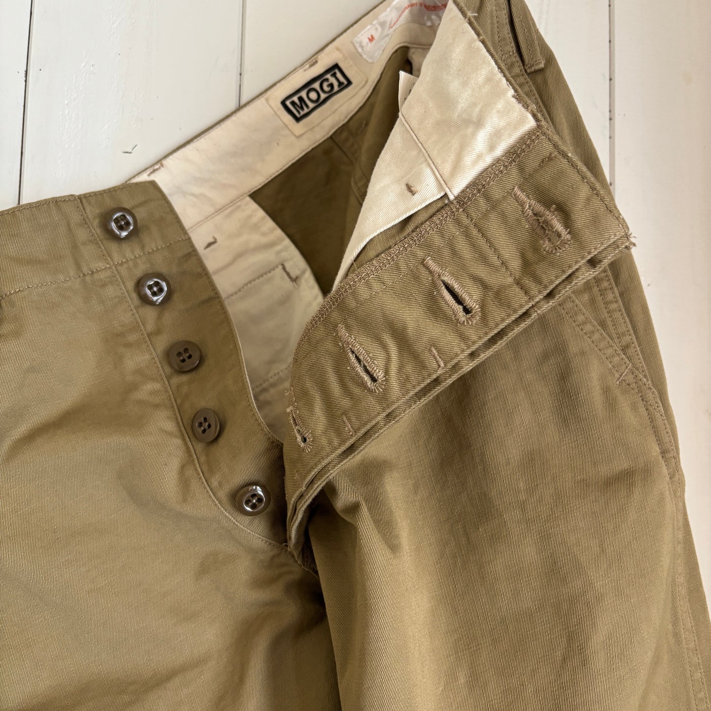 MOGI × NECESSARY or UNNECESSARY / 別注 MOGI 40’s Army Chino Pants / BEIGE